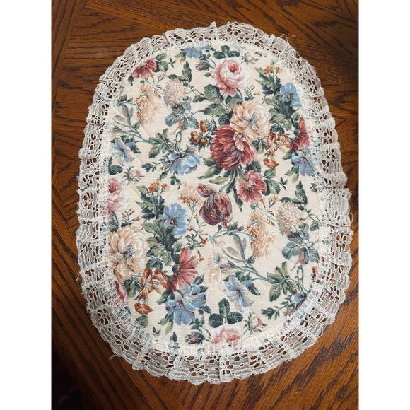 Cottage Core Vintage Floral Lace Place Mats (2) - Picture 2 of 8
